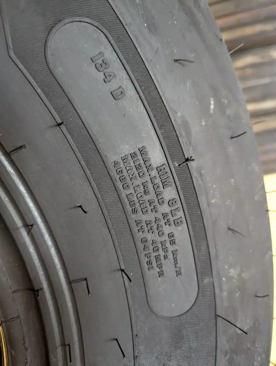 Gallery image 2 for Advance IF280/70R15 Tires