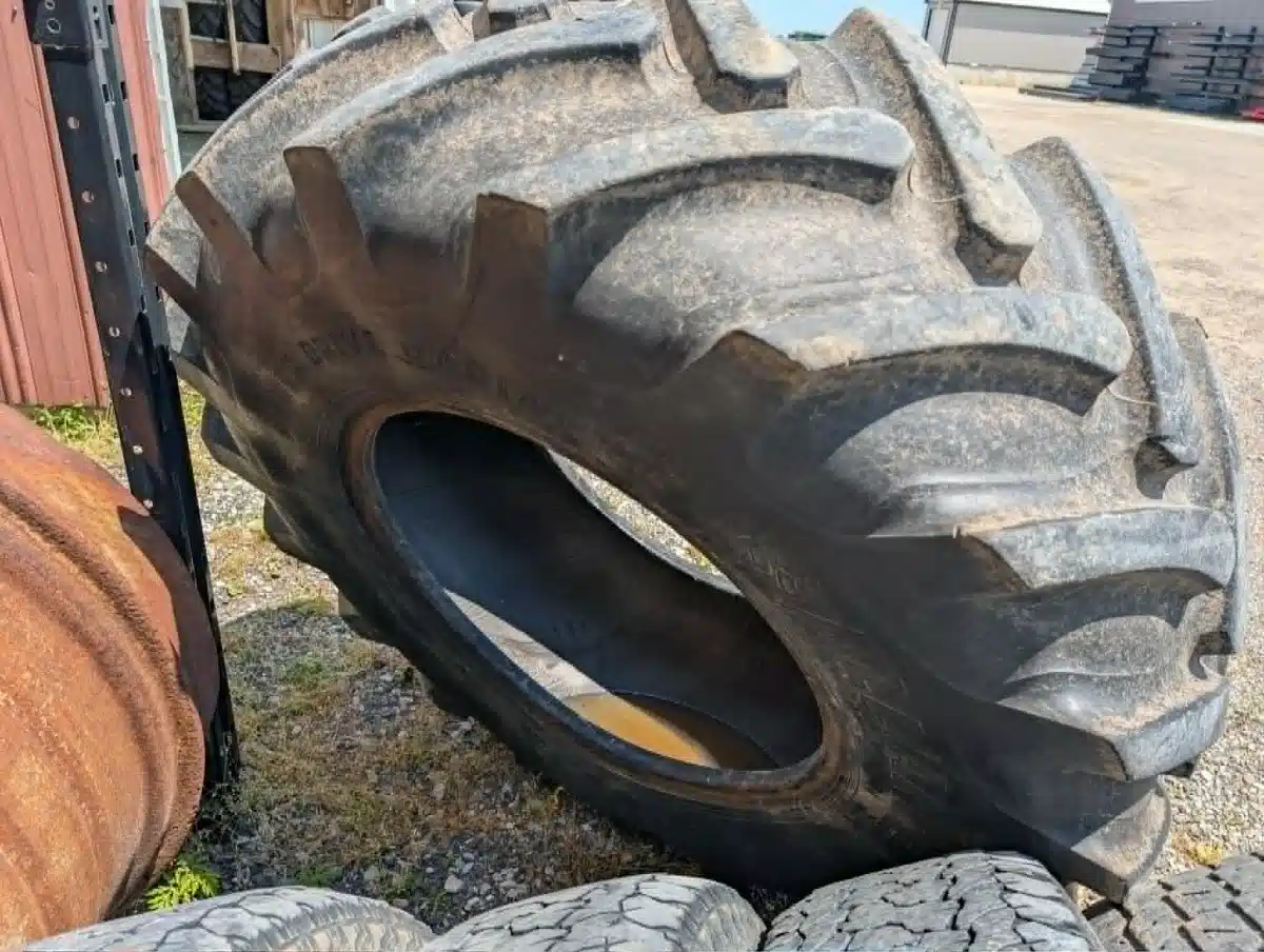 Gallery image 2 for Alliance 16.9R26 Tires