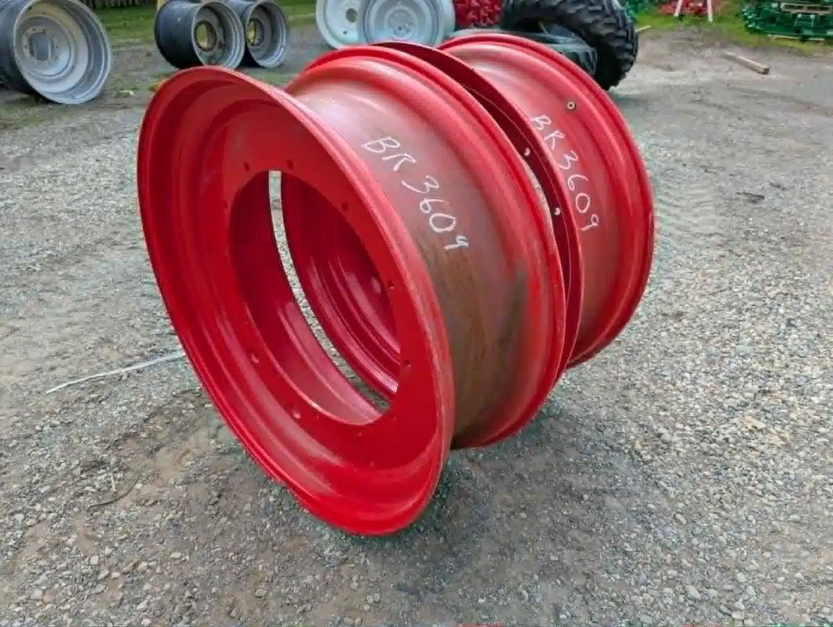 Gallery image 1 for Unverferth 16x46 Rims
