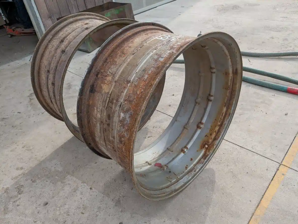 Gallery image 1 for Unverferth 18X38 Rims