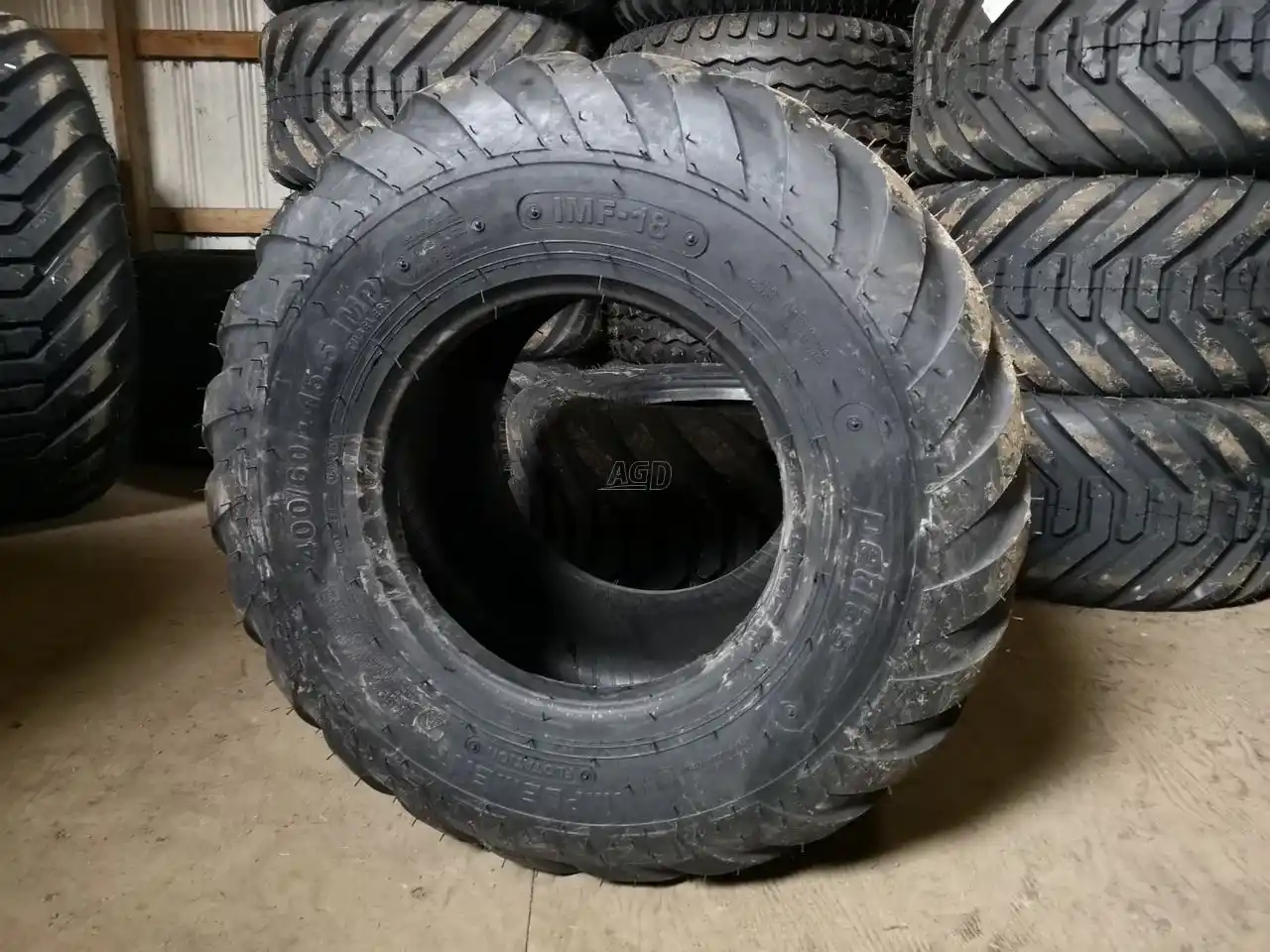 Gallery image 1 for New Petlas 400/60-15.5 Tires