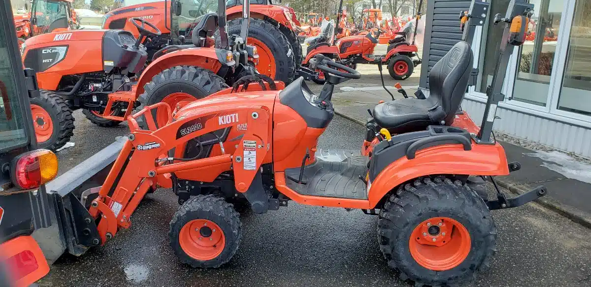 Gallery image 1 for 2023 Kioti CS2220 Tractor