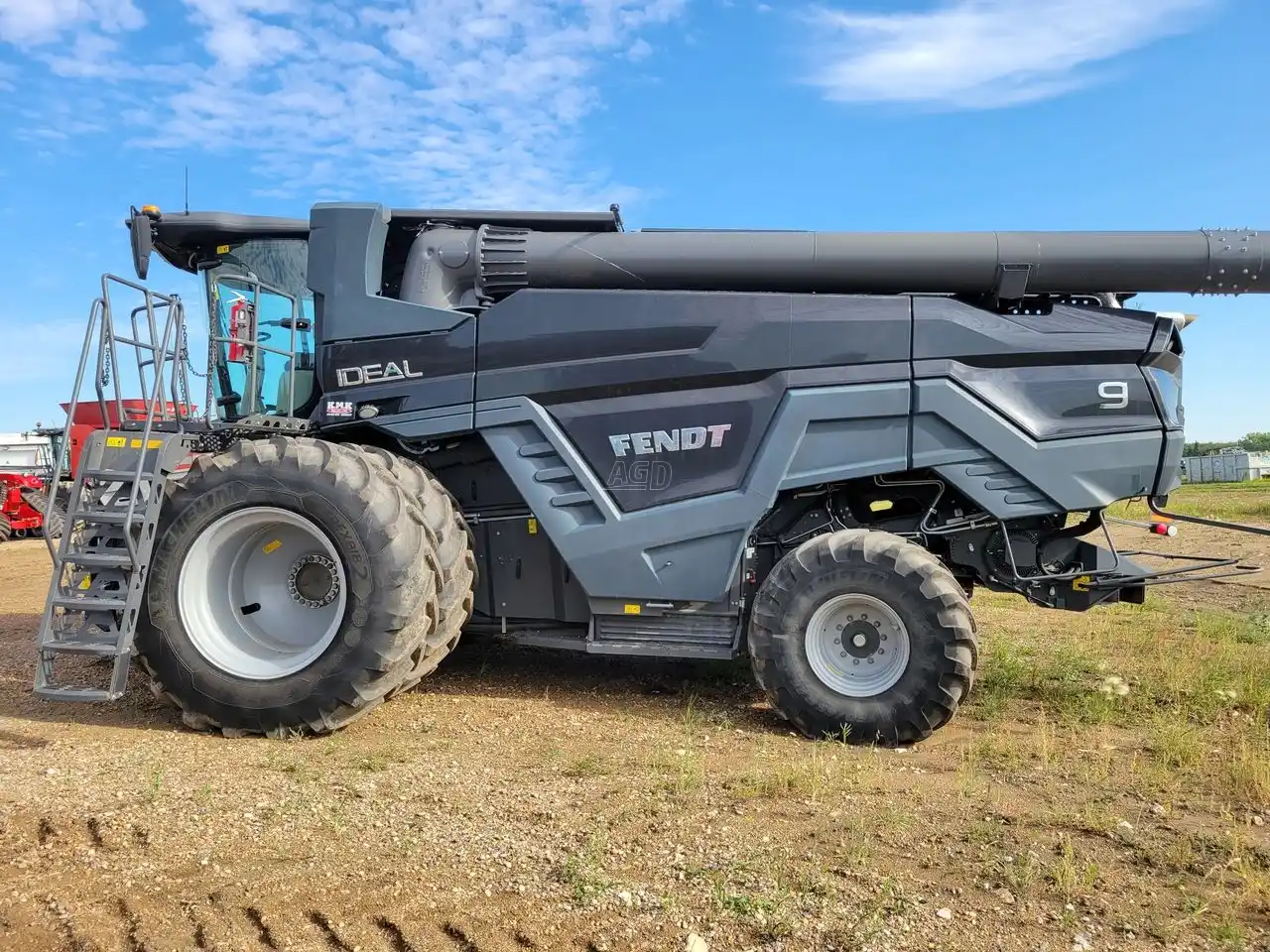 Gallery image 2 for Used 2019 Fendt IDEAL 9 Combine