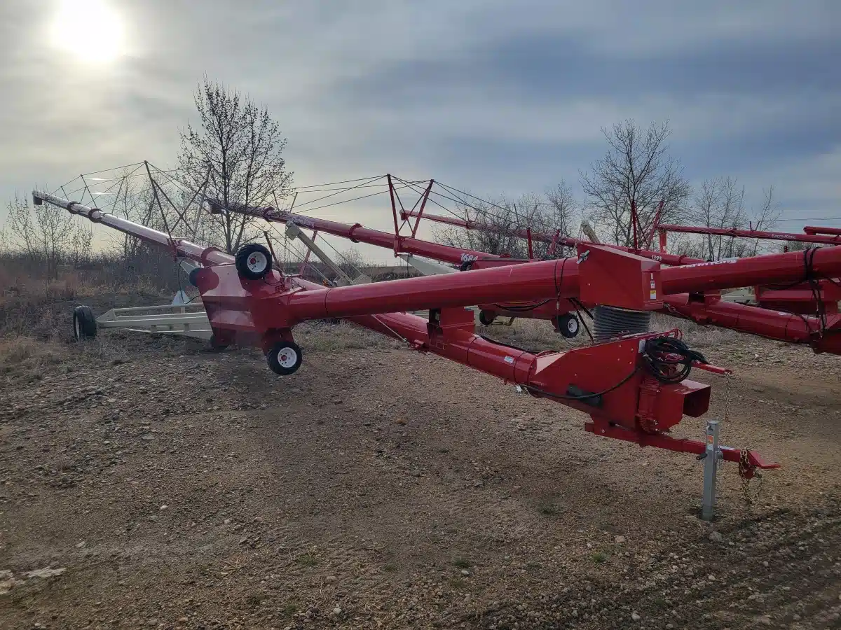 Gallery image 2 for New 2023 Farm King Y1395TMMR Grain Auger
