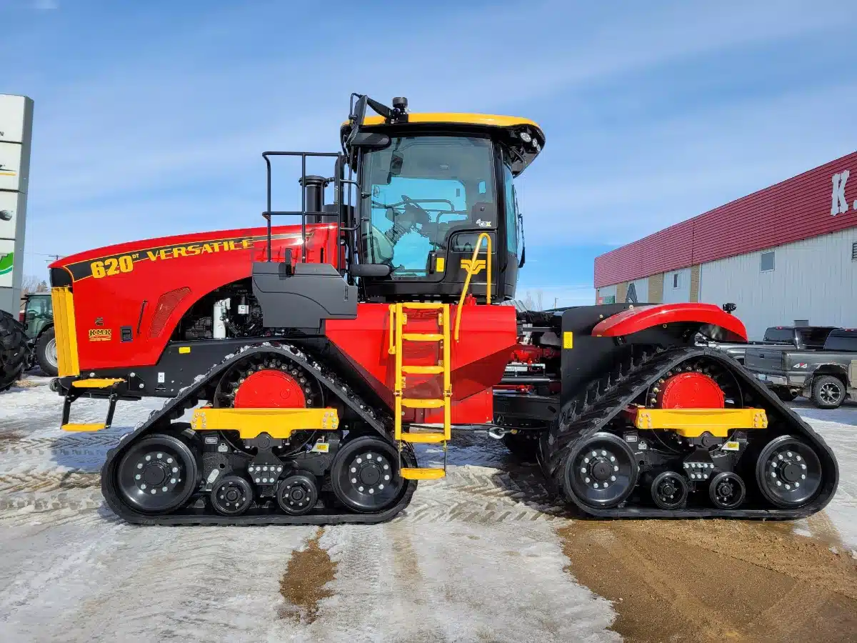 Gallery image 2 for New 2025 Versatile 620DT Tractor