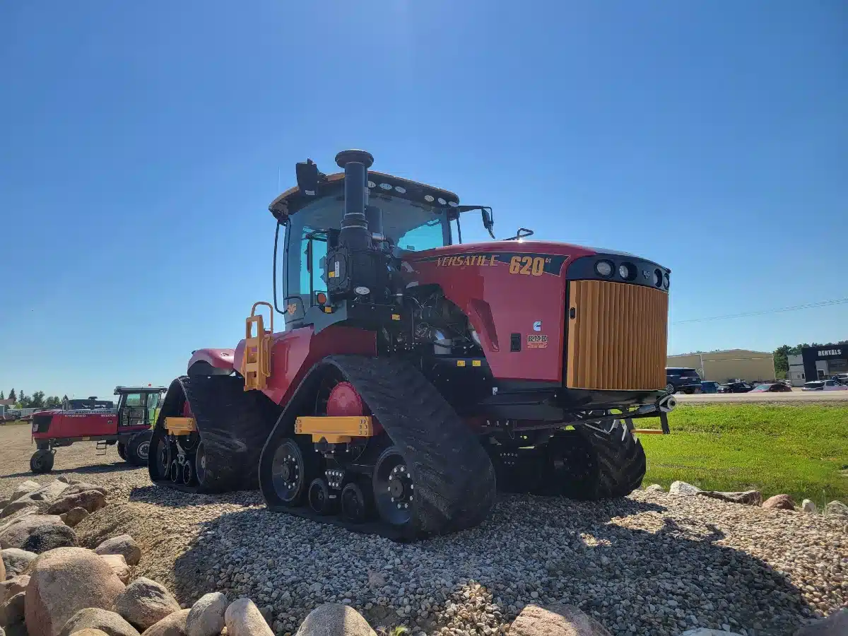 Gallery image 2 for New 2025 Versatile 620DT Tractor