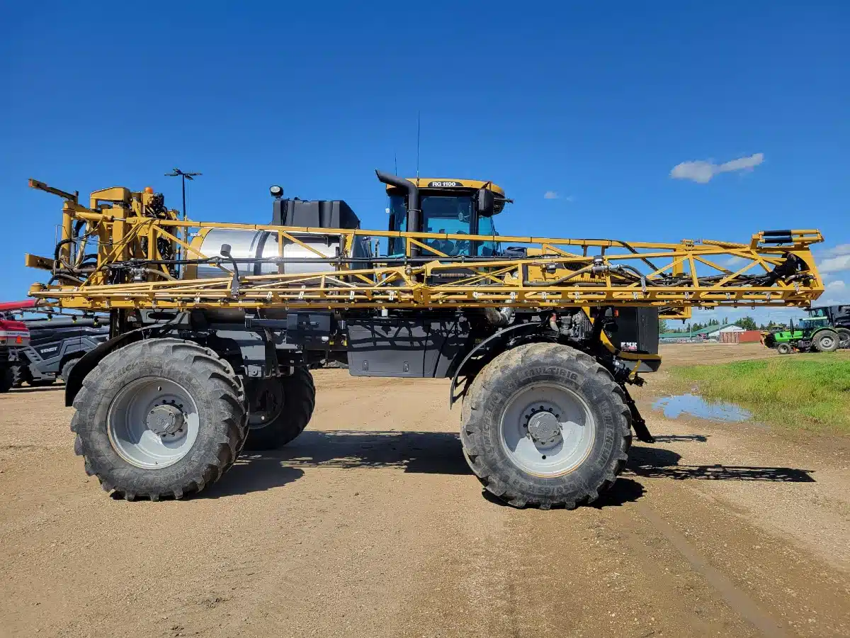 Gallery image 1 for Used 2014 RoGator 1100 Sprayer - Self Propelled