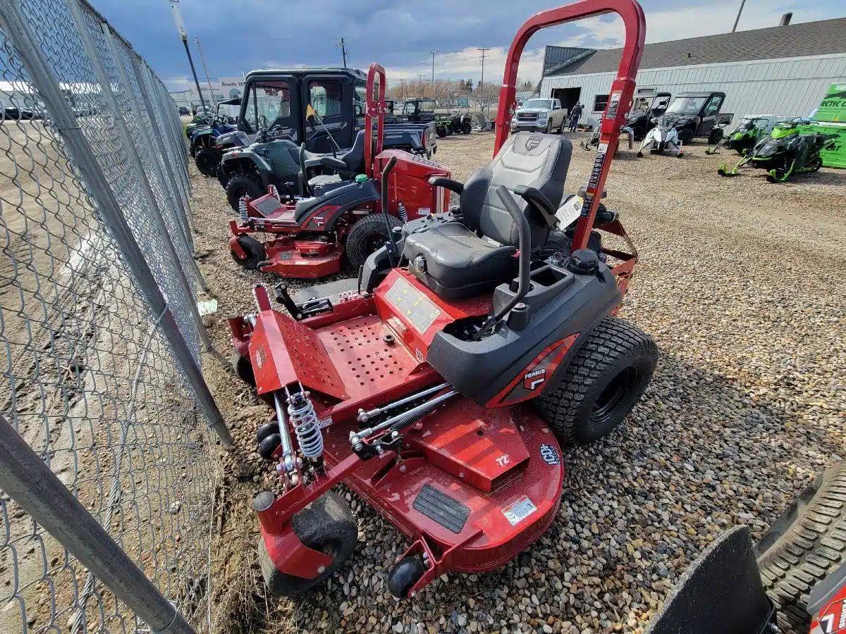 Gallery image 1 for 2025 Ferris ISX 3300 Mower - Zero Turn