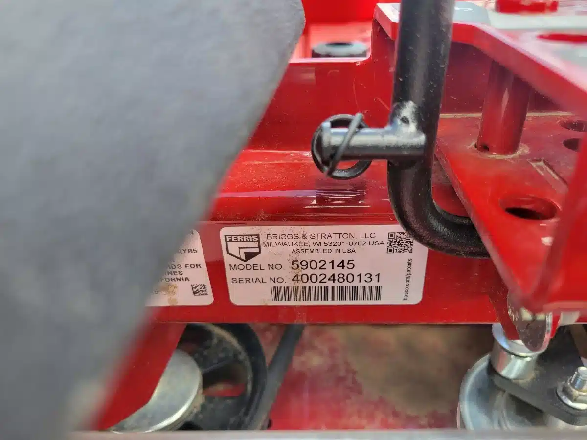 Gallery image 2 for 2025 Ferris ISX 3300 Mower - Zero Turn