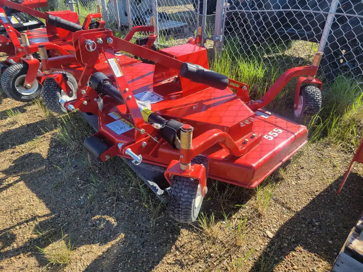 Photo de la Galerie 1 pour 2023 Farm King Y555 Tondeuse de finition