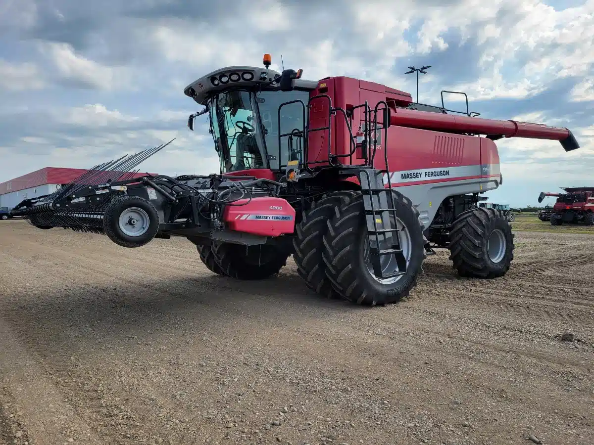 Gallery image 1 for 2013 Massey Ferguson 9560 Combine
