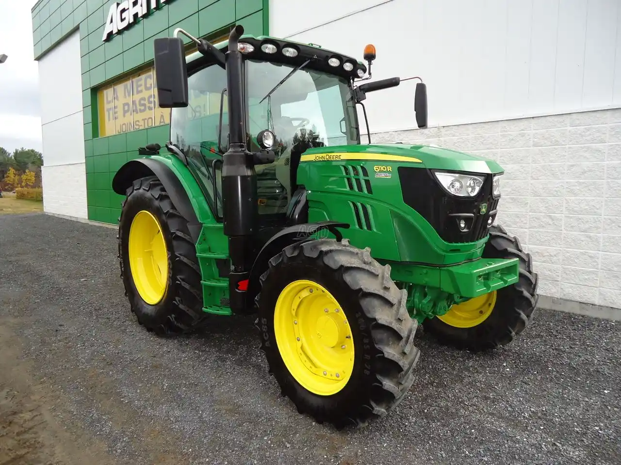 Gallery image 1 for Used 2020 John Deere 6110R Tractor