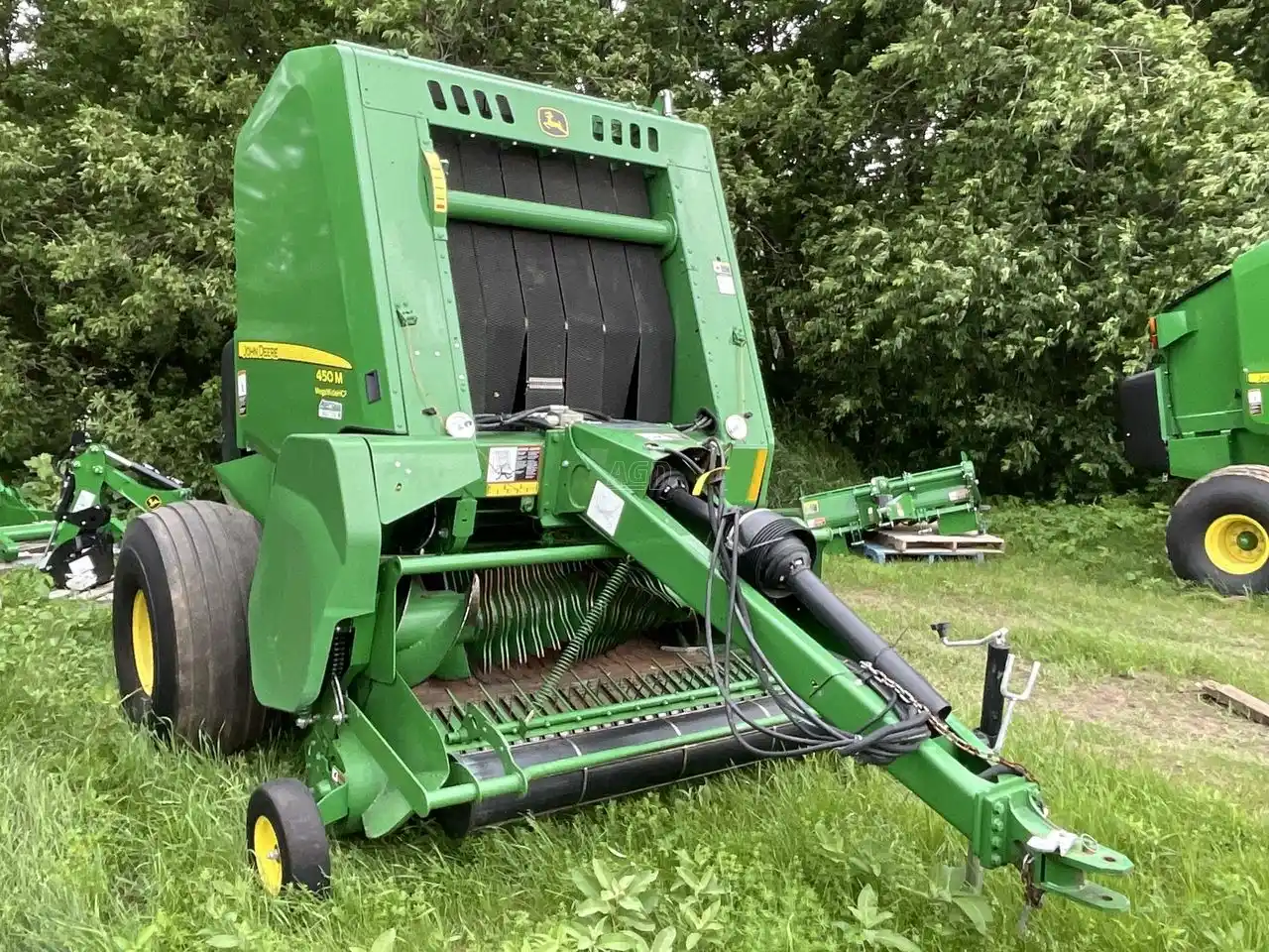 Gallery image 1 for Used 2018 John Deere 450M Round Baler