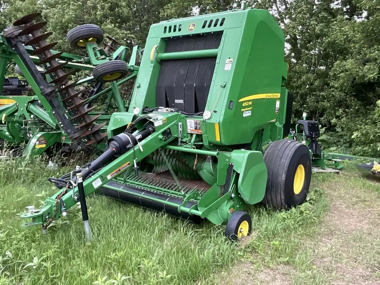 Gallery image 2 for Used 2018 John Deere 450M Round Baler