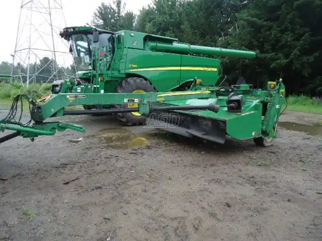 Gallery image 2 for Used 2011 John Deere 635 Disc