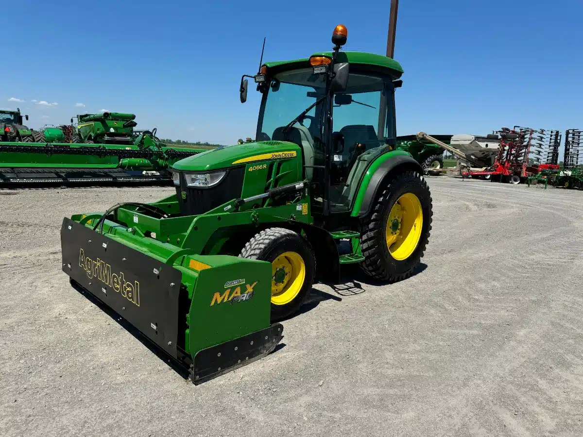 Gallery image 2 for Used 2019 John Deere 4066R Tractor