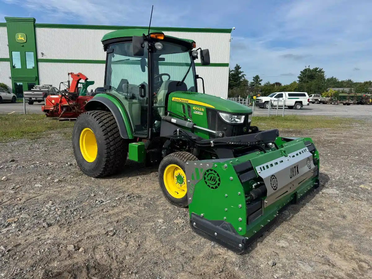Photo de la Galerie 2 pour 2020 John Deere 4052R Tracteur