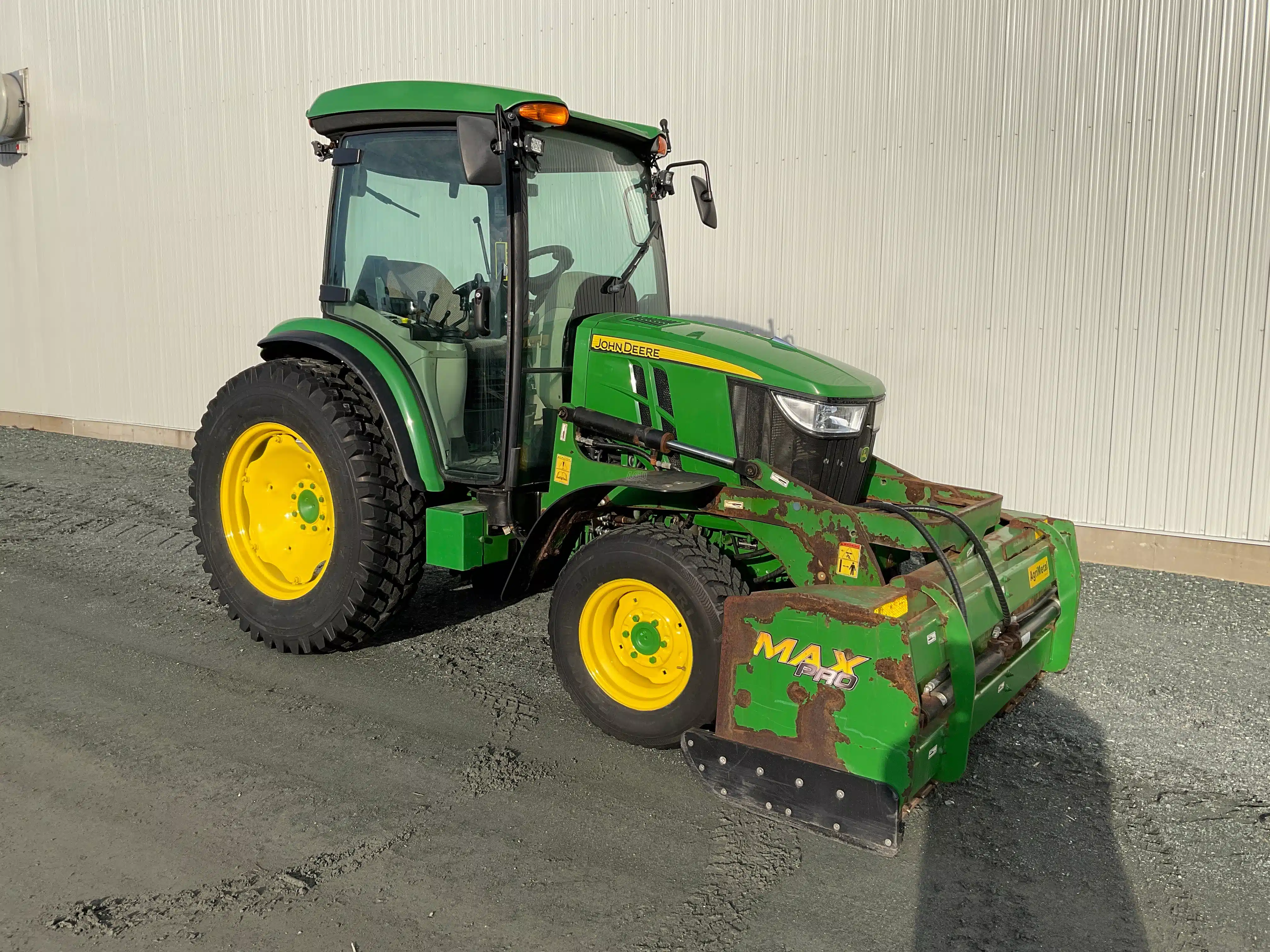 Gallery image 1 for Used 2016 John Deere 4066R Tractor