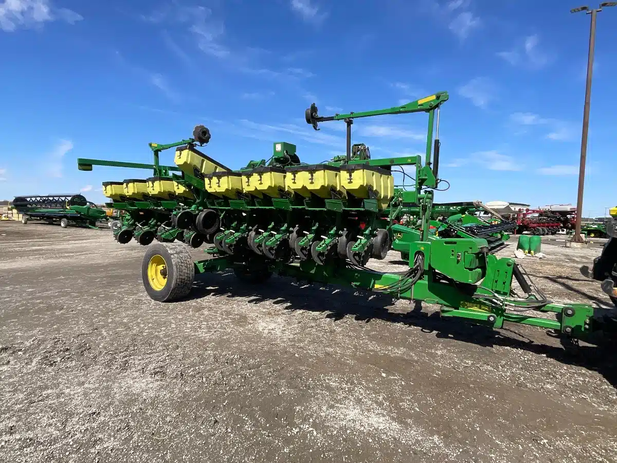 Gallery image 1 for Used 2016 John Deere DB20 Planter