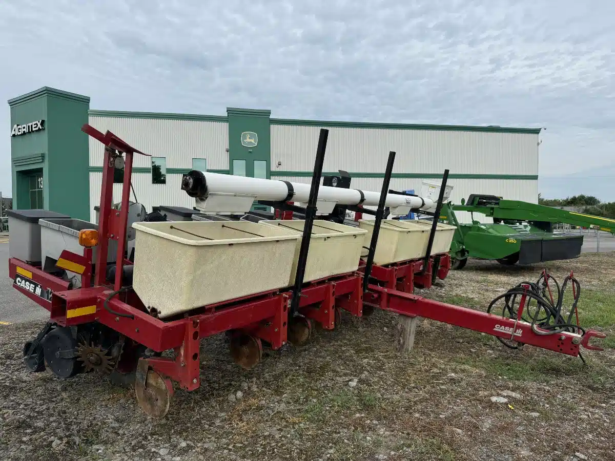 Gallery image 1 for Used 2006 Case IH 1200 Planter