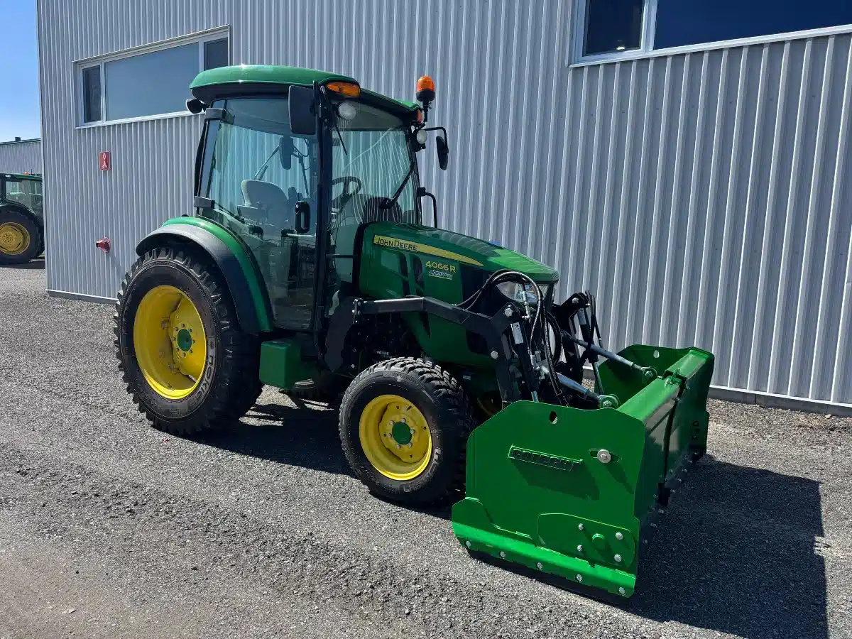 Gallery image 1 for Used 2020 John Deere 4066R Tractor