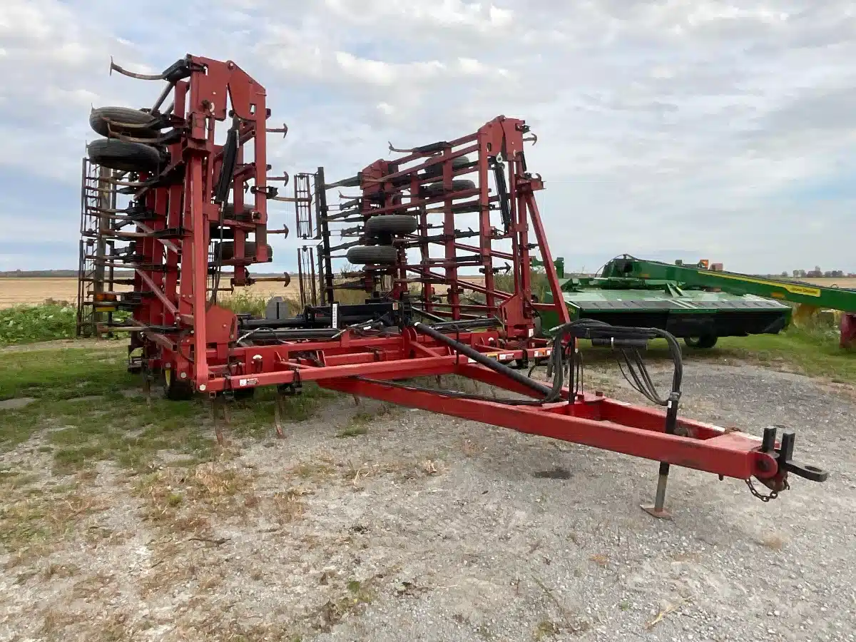 Gallery image 1 for Used 2003 Case IH TIGERMATE II Cultivator