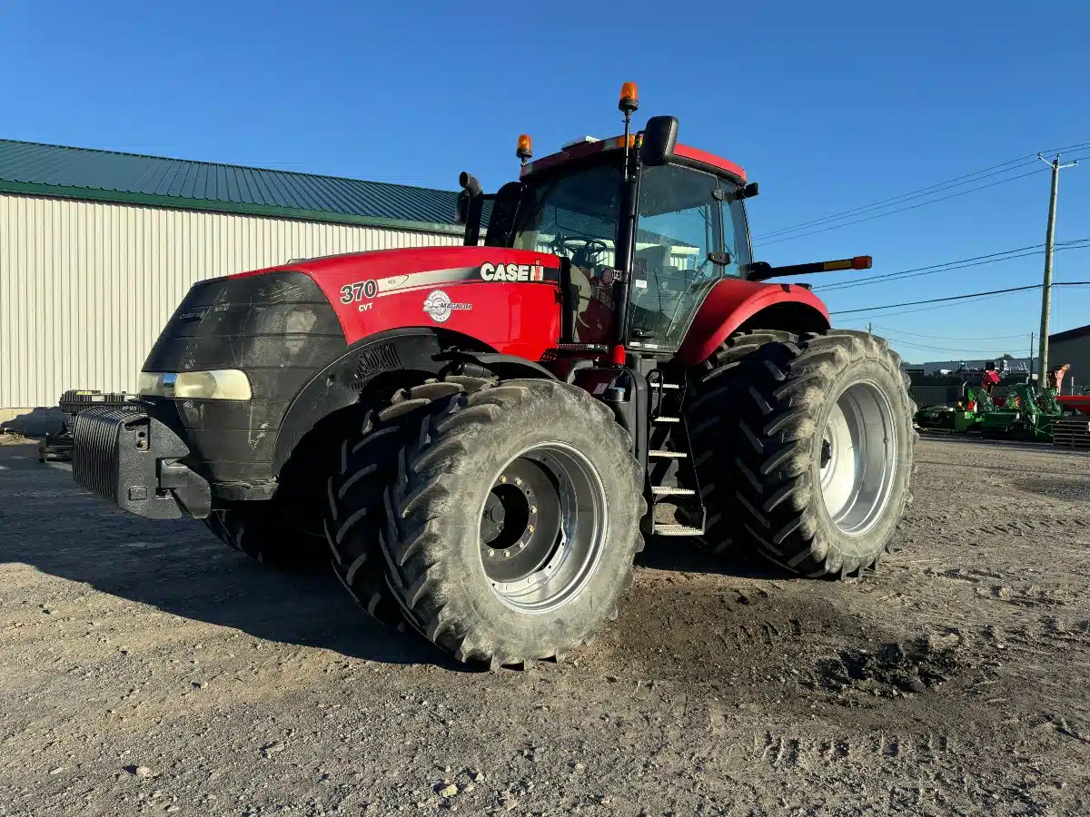 Gallery image 2 for Used 2014 Case IH MAGNUM 370 Tractor