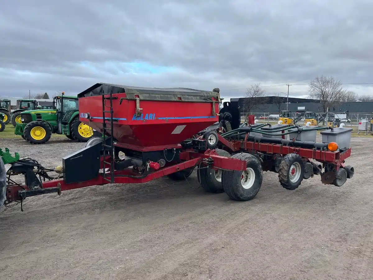 Gallery image 2 for Used 2008 Case IH 1200 Planter