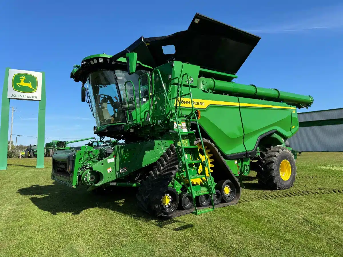 Gallery image 2 for Used 2022 John Deere X9 1100 Combine