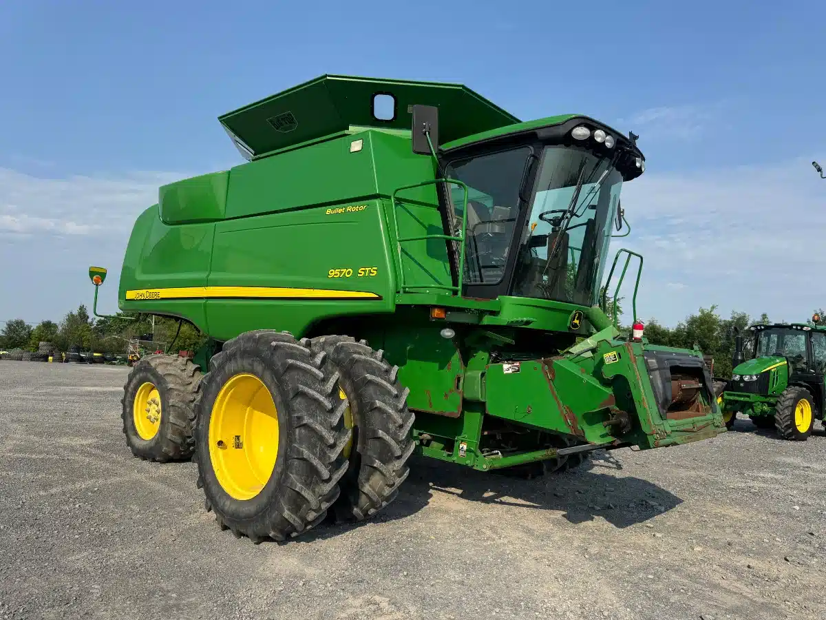 Photo de la Galerie 1 pour 2008 John Deere 9570 STS Batteuse
