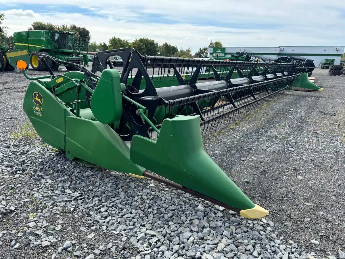 Gallery image 1 for Used 2011 John Deere 635F Header - Flex