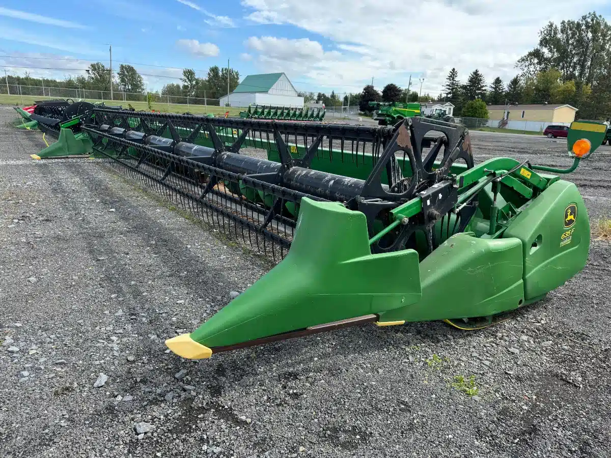 Gallery image 2 for Used 2011 John Deere 635F Header - Flex