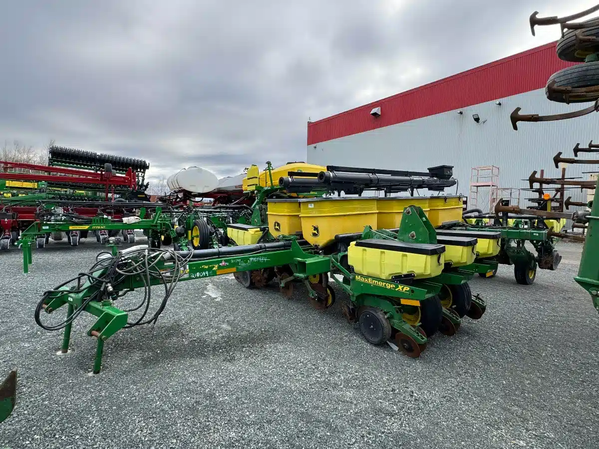 Gallery image 2 for 2013 John Deere 1770 Planter