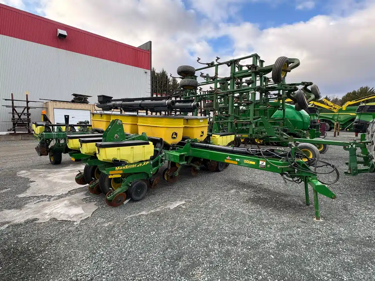 Gallery image 1 for 2013 John Deere 1770 Planter