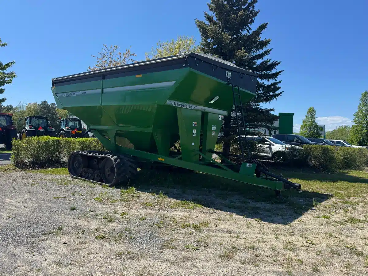 Gallery image 1 for Used 2006 Unverferth 9250 Grain Cart