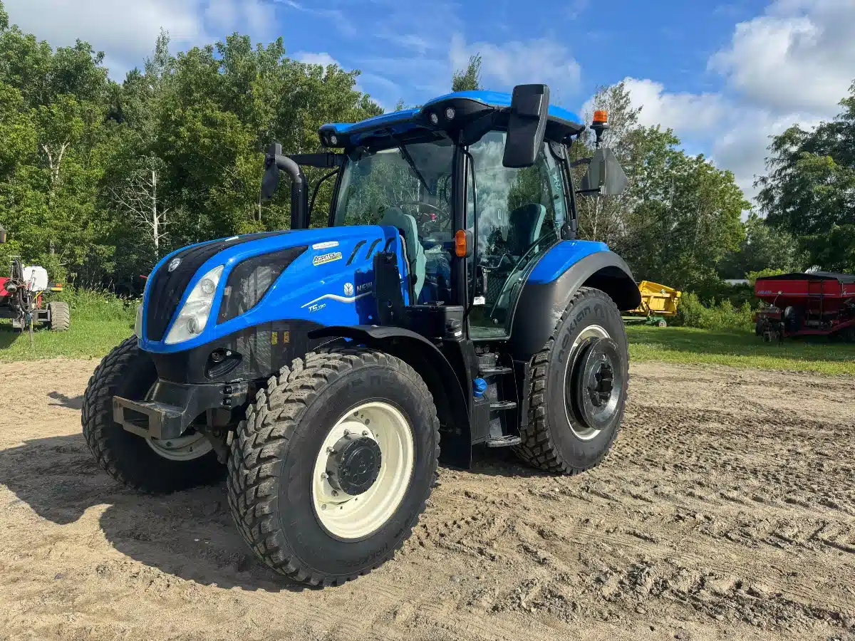 Gallery image 2 for Used 2023 New Holland T5.130 Tractor