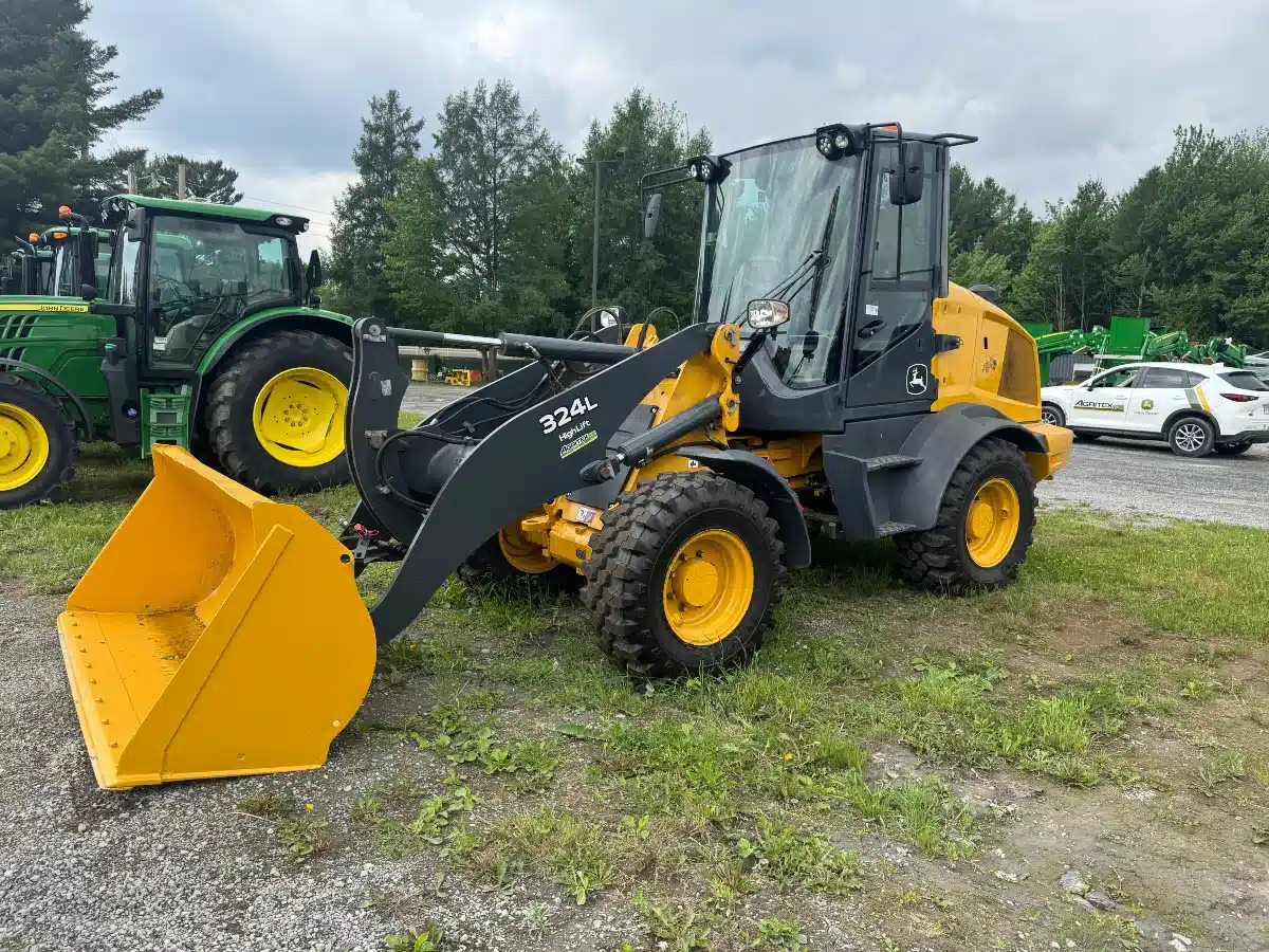 Gallery image 2 for Used 2019 John Deere 324L Wheel Loader