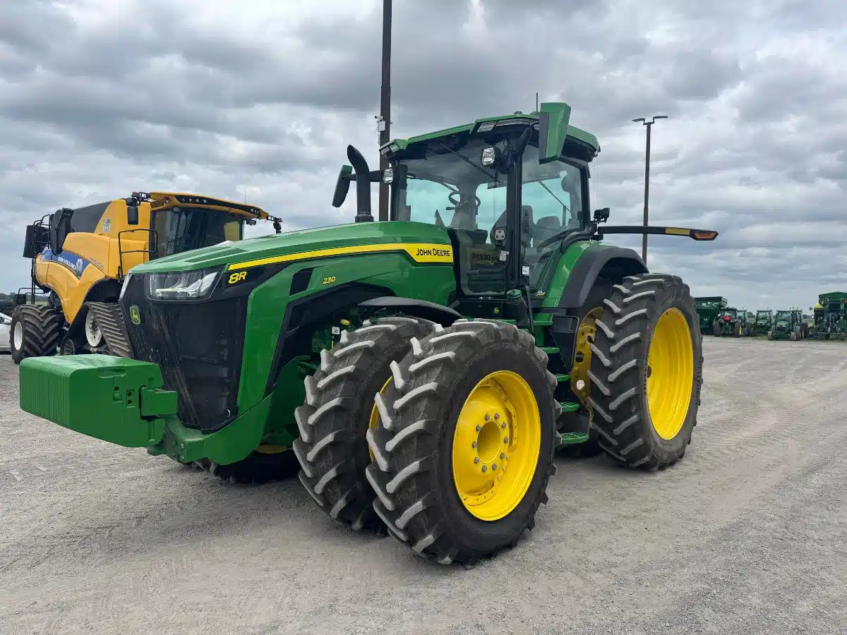 Gallery image 2 for Used 2024 John Deere 8R 230 Tractor