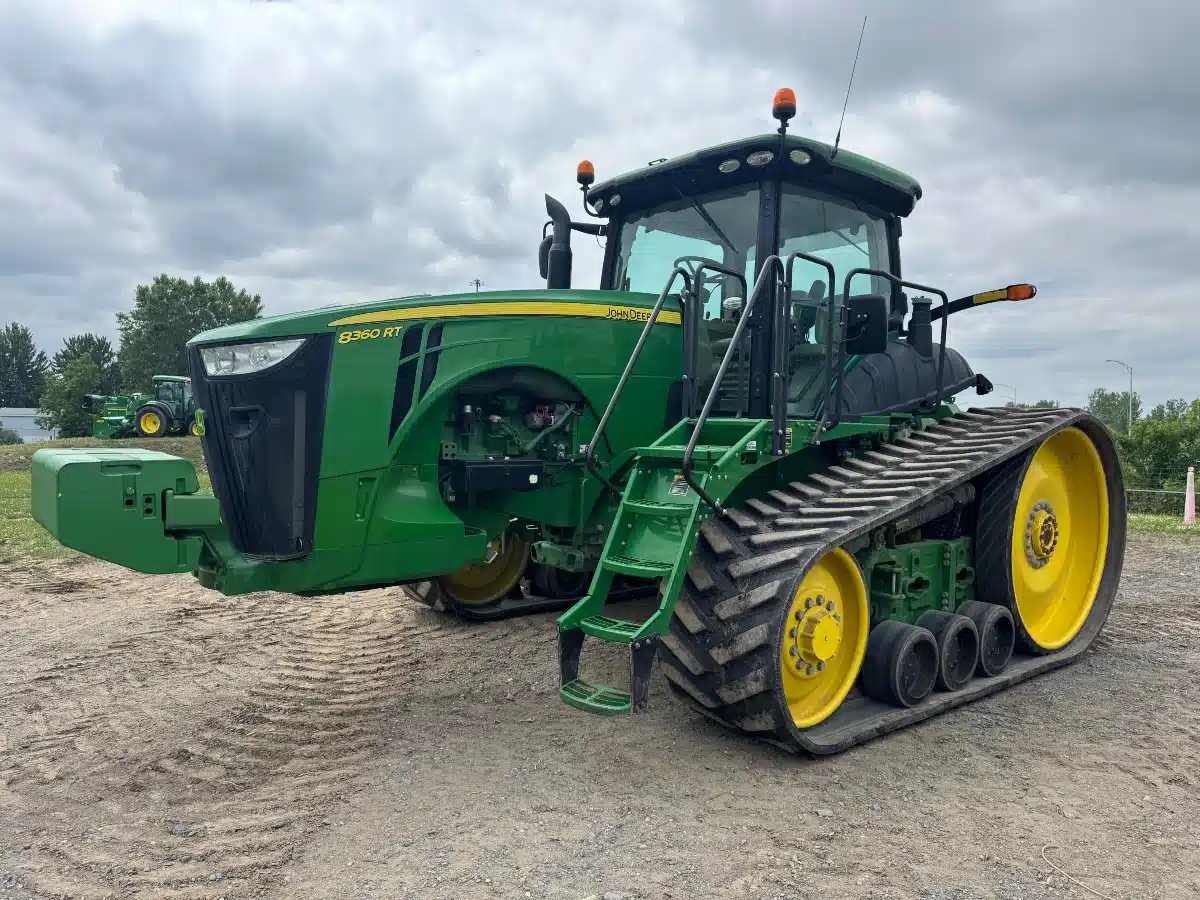 Gallery image 2 for Used 2011 John Deere 8360RT Tractor