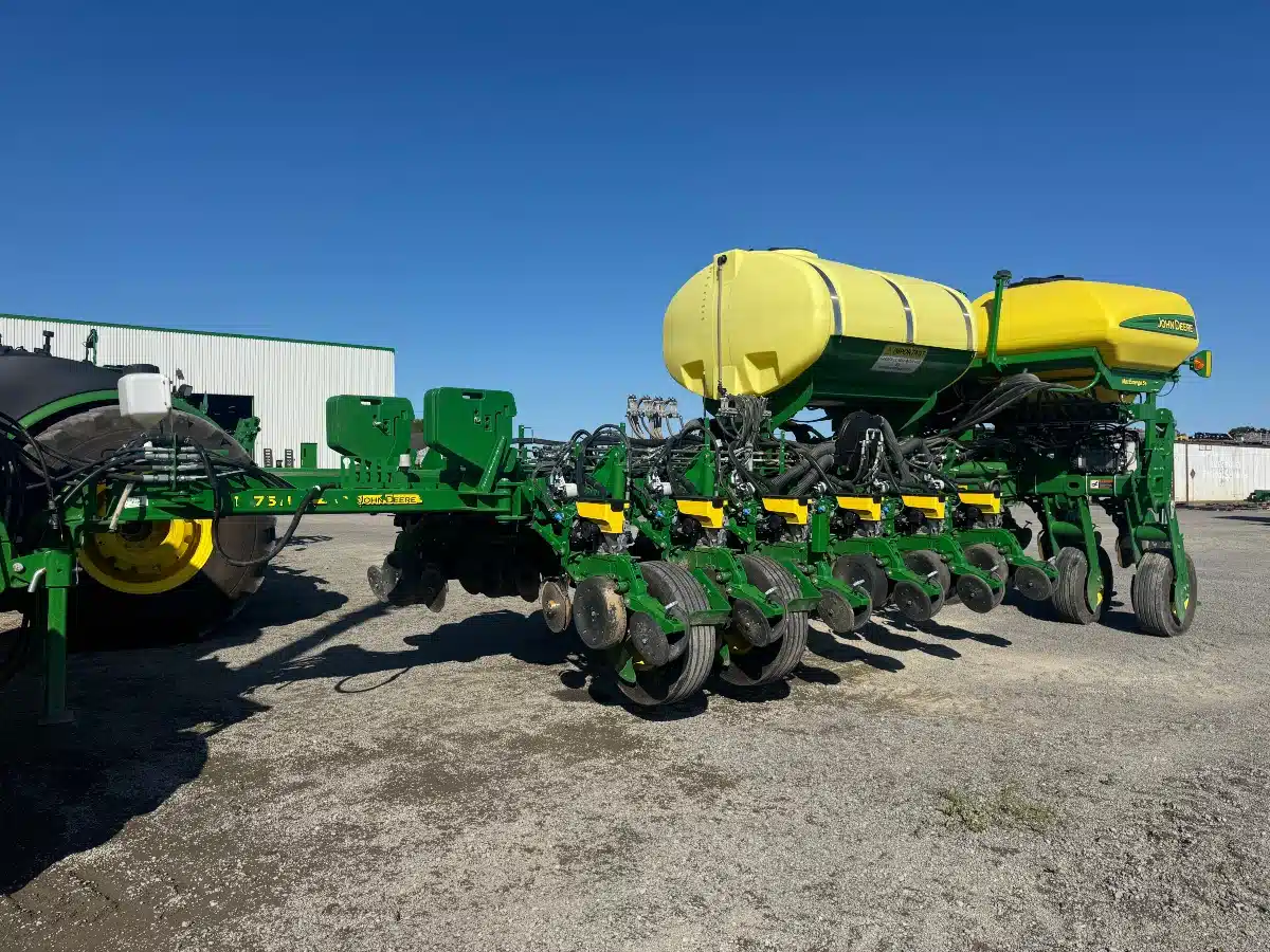 Gallery image 1 for Used 2020 John Deere 1775NT Planter