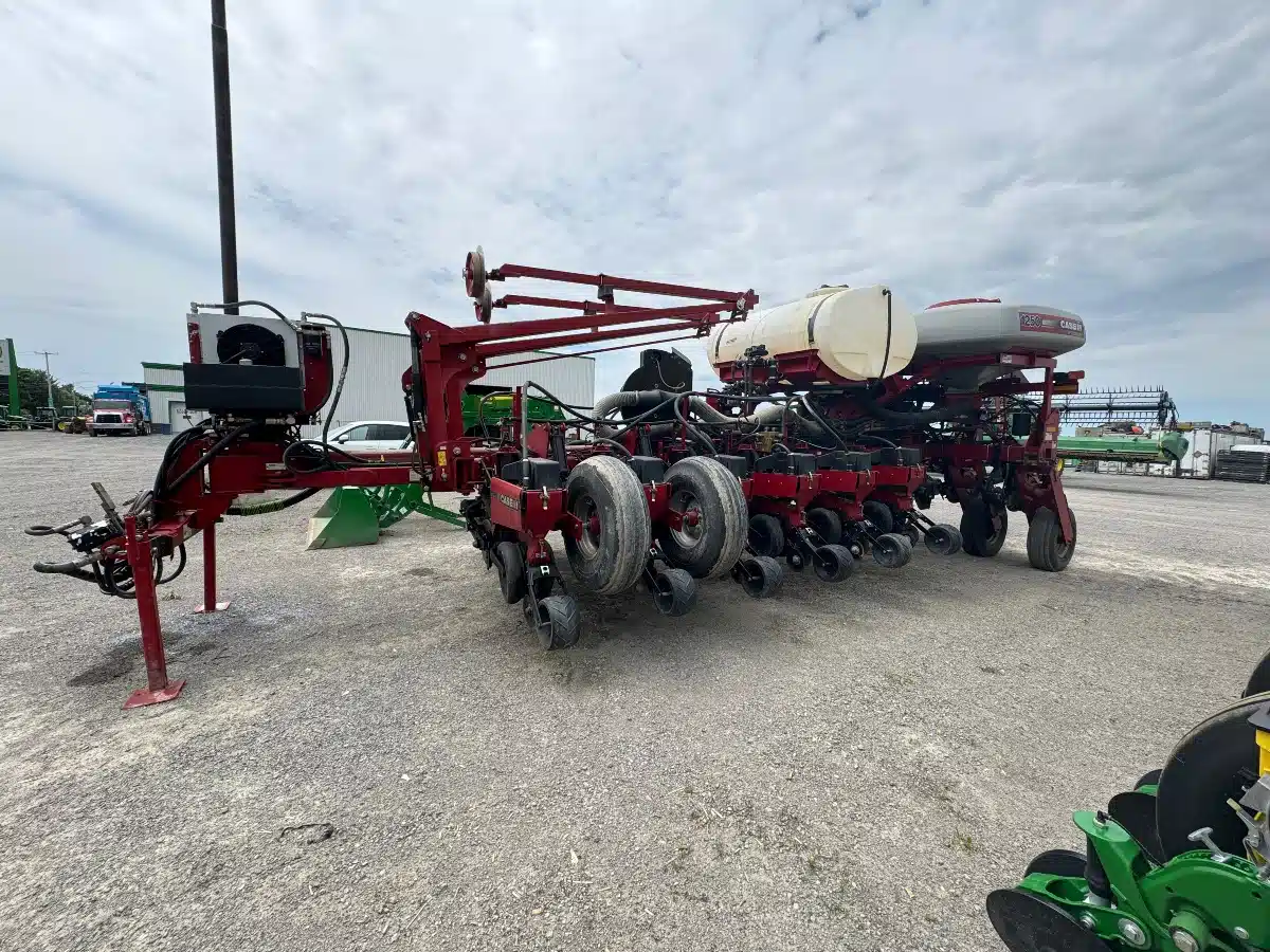 Gallery image 2 for Used 2010 Case IH 1250 Planter