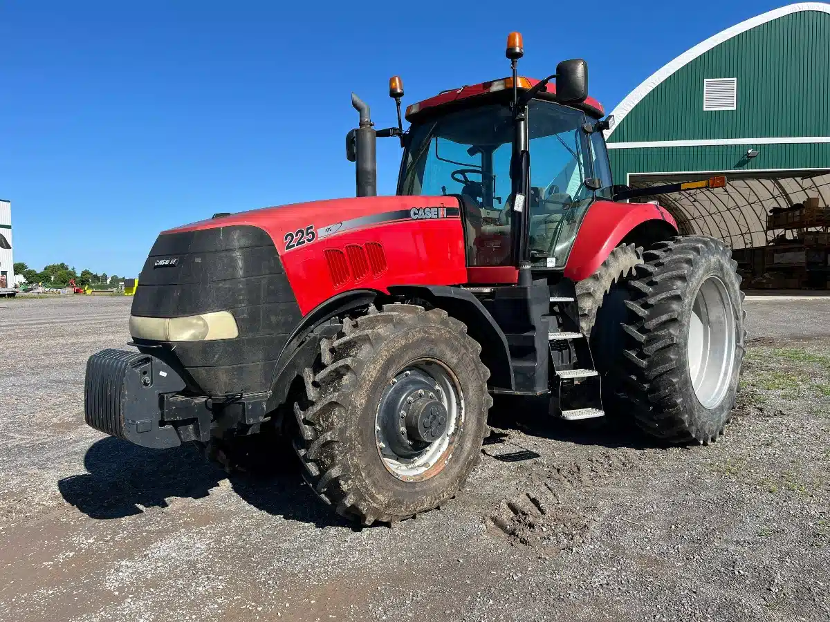 Gallery image 2 for Used 2010 Case IH MAGNUM 225 Tractor