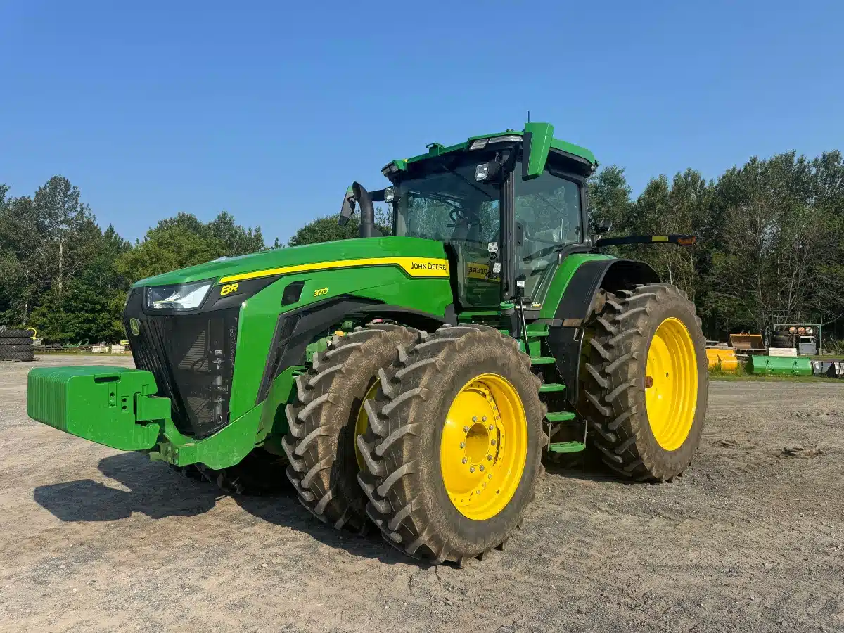 Gallery image 2 for Used 2023 John Deere 8R 370 Tractor