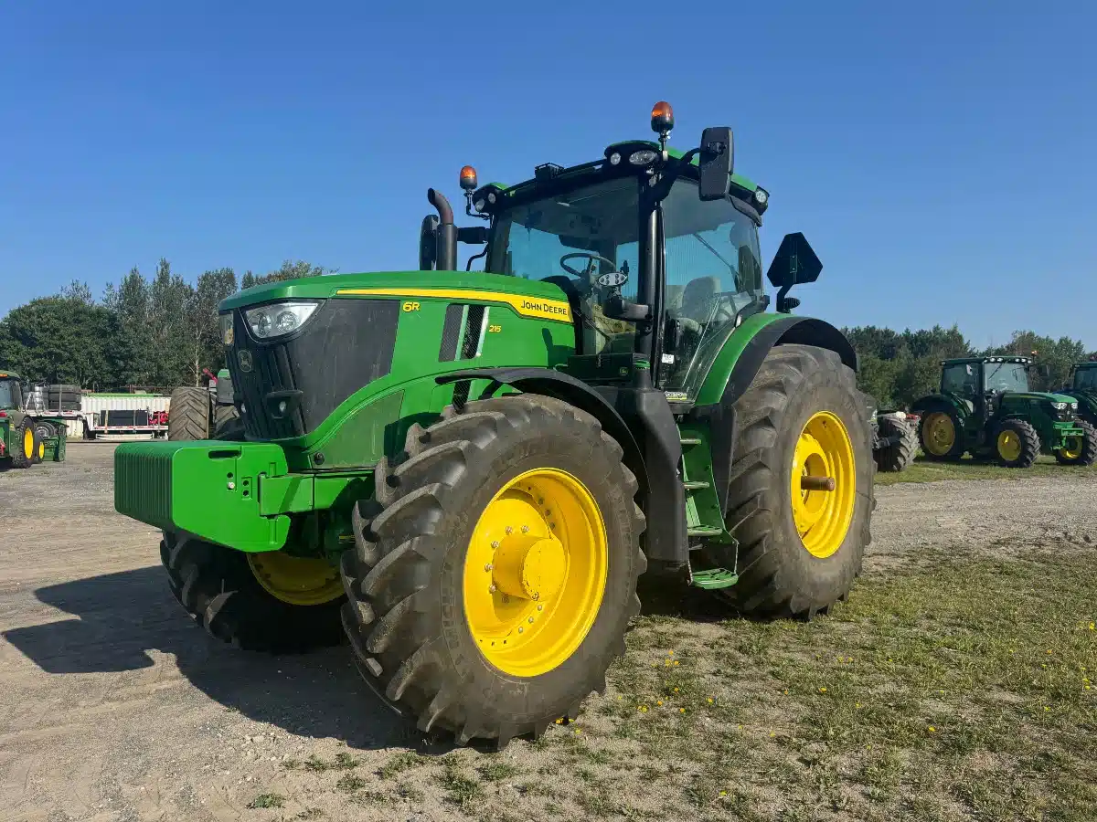 Gallery image 2 for Used 2022 John Deere 6R 215 Tractor