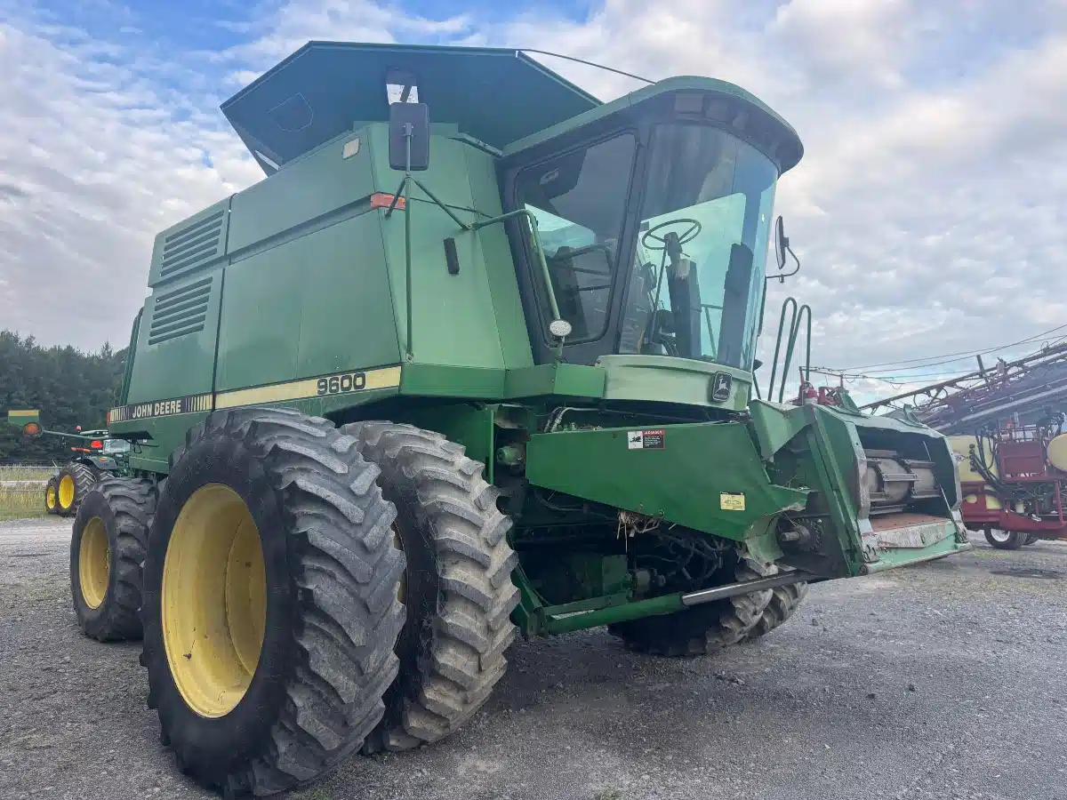 Gallery image 1 for Used 1996 John Deere 9600 Combine