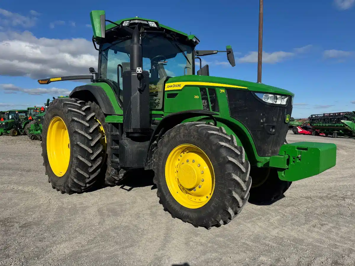 Gallery image 1 for Used 2020 John Deere 7R 210 Tractor