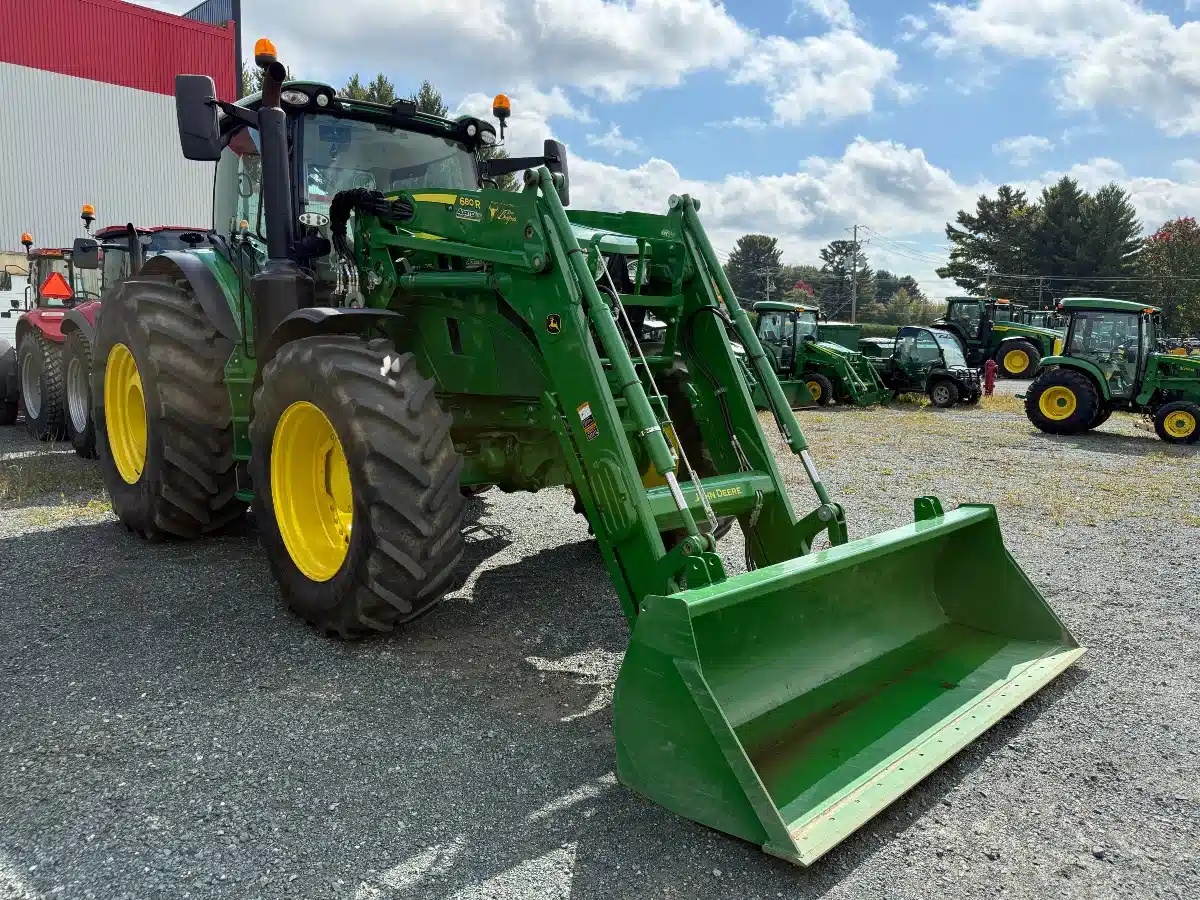 Gallery image 1 for 2022 John Deere 6R 215 Tractor