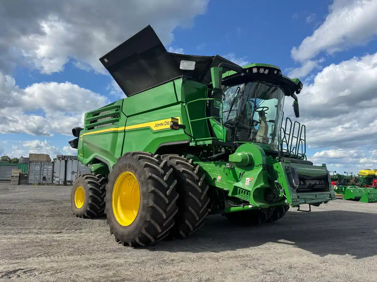 Gallery image 1 for Used 2024 John Deere X9 1000 Combine
