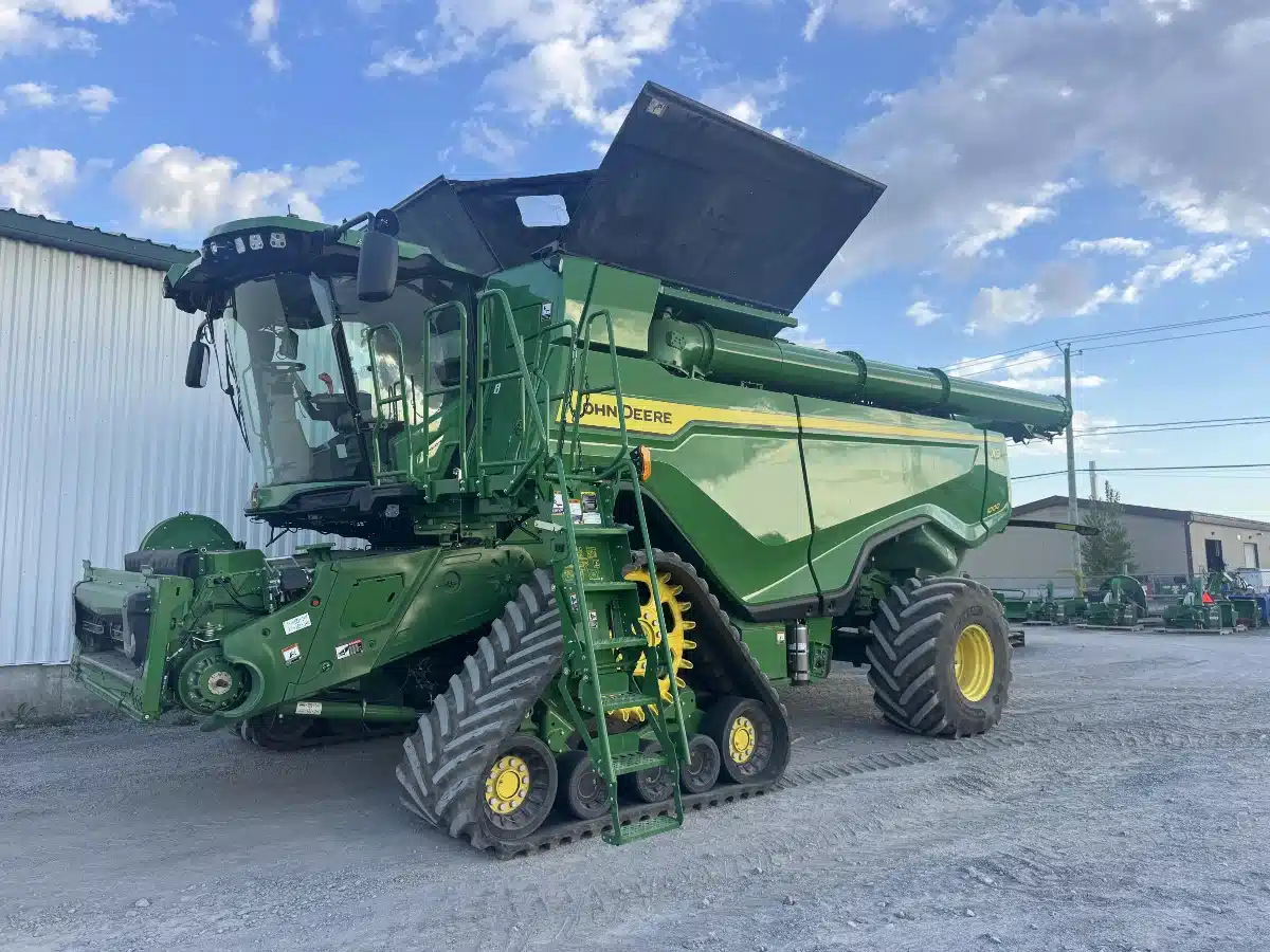Gallery image 2 for Used 2021 John Deere X9 1000 Combine