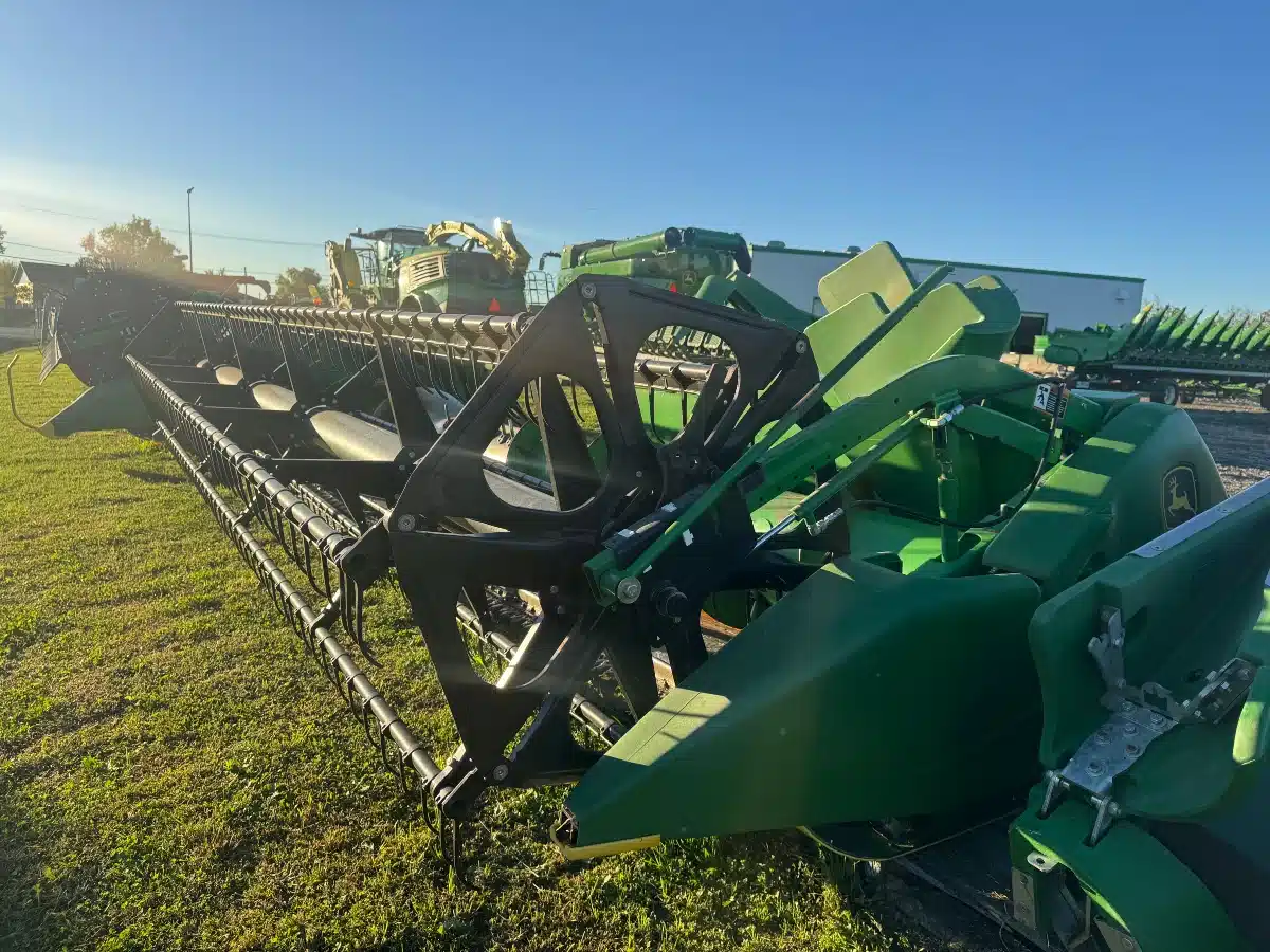 Gallery image 2 for Used 2005 John Deere 622F Header - Flex